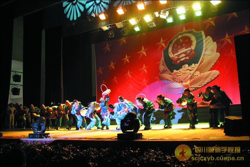 学院隆重举行2010级新生迎新晚会