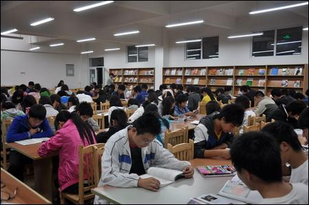 看！他们的自习课这样上