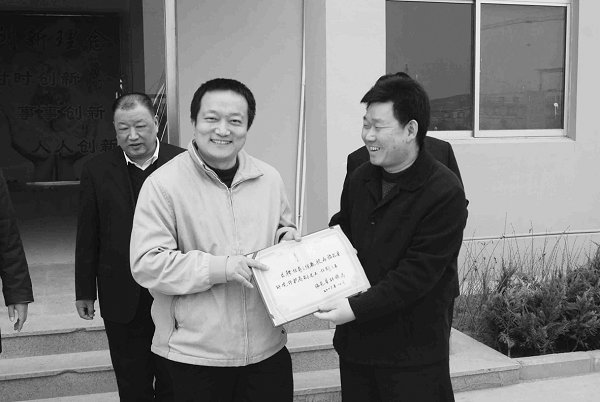 走出校门服务企业让污水变清天空更蓝