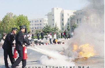 市119消防安全周启动仪式在我校举行