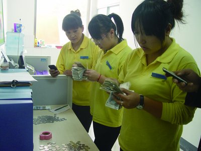 易百公司开展收银员业务技能竞赛