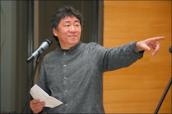 谭平副院长主持开幕式