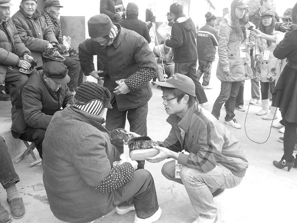 经济学院志协爱心孝感行