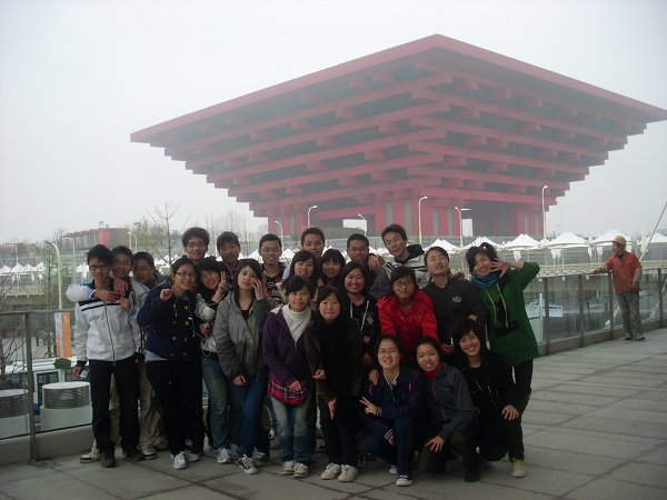 与世博实训学子叙“家常”