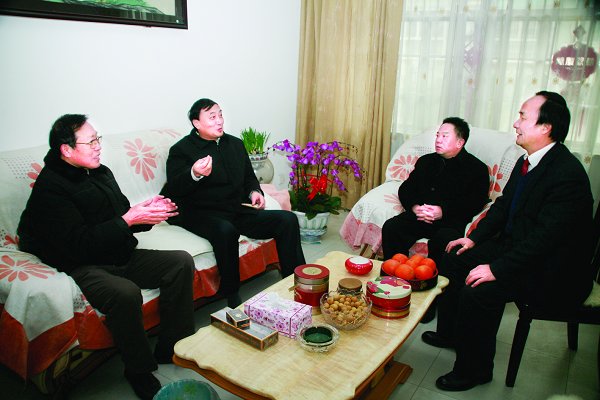 徐明华副省长慰问官春云院士