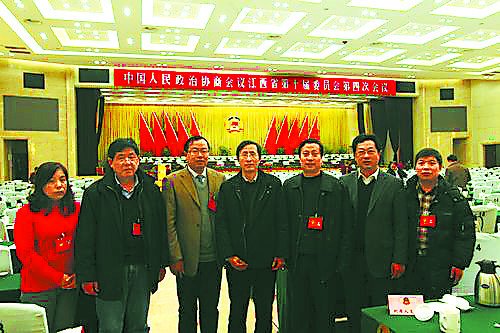 我校省政协委员、人大代表喜赴“两会”参政议政