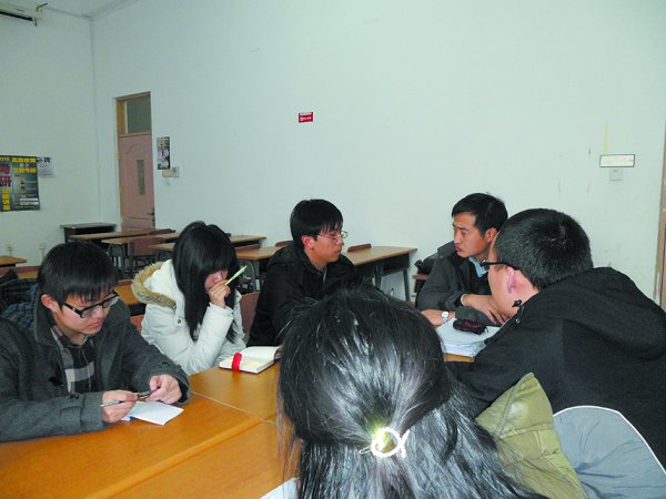 创新高校科研新模式带领本科生开展科研