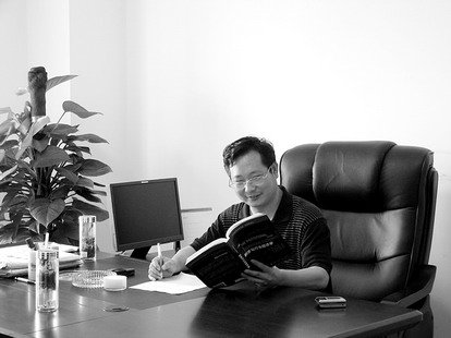 张世龙：教学、科研、服务社会，一样都不能少