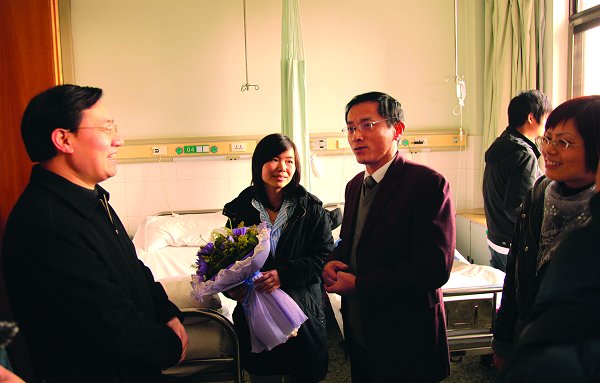 “最具情意女大学生”引感动潮