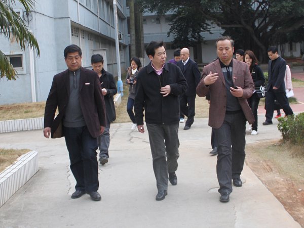 省教育厅吴仁华副厅长一行莅临我校调研指导