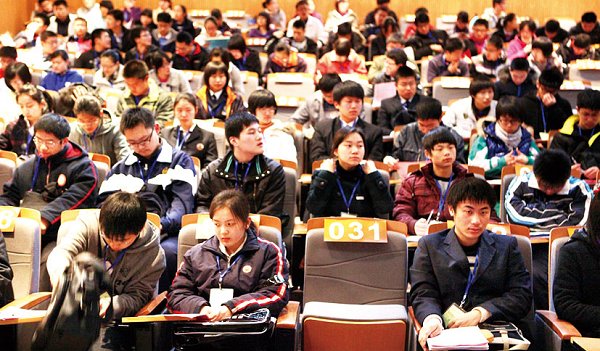 自主选拔录取面试举行沪苏浙442名考生参加，