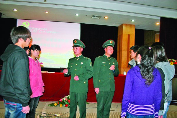 用精彩人生讲述英雄精神