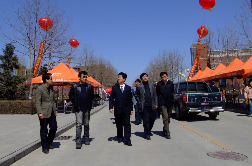 加强校企合作拓宽就业渠道