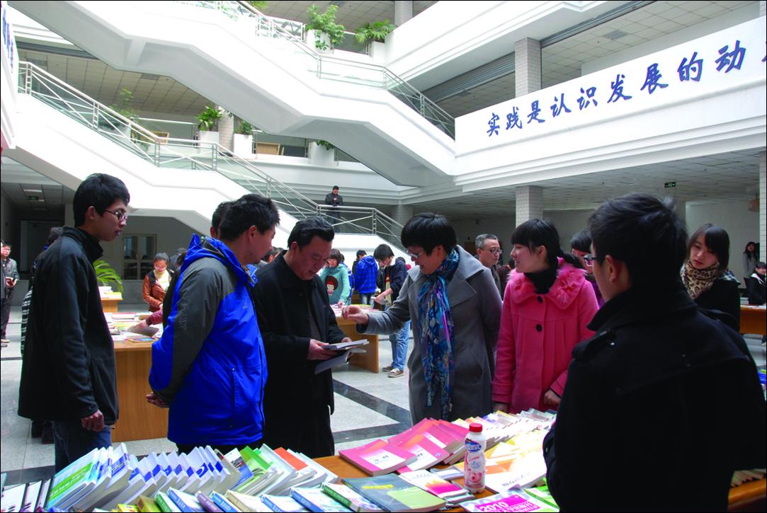 校园读书活动全面启动