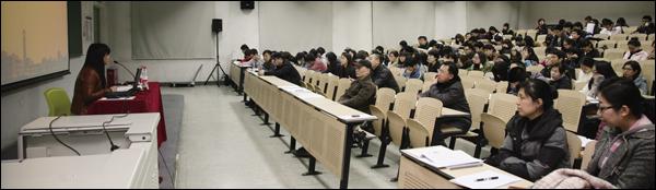 2011年4月1日晚，我院党校2010-2011学年春季培训班开班仪式在F1-109多媒体教室举行