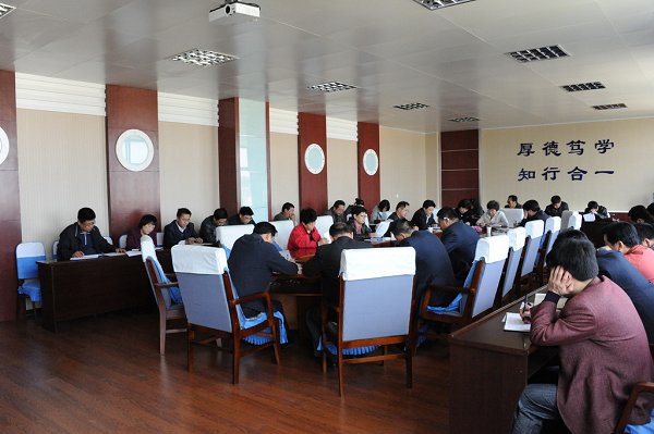 学院党委召开党总支、支部书记会议