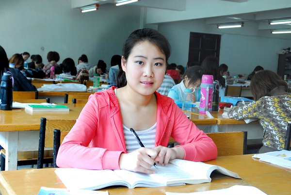 用乐观和挑战书写诗意的美丽