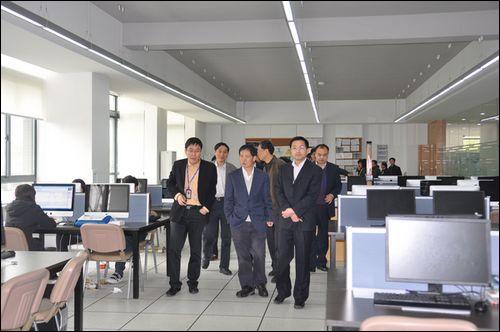 苏州市政协副主席申建华一行视察我院