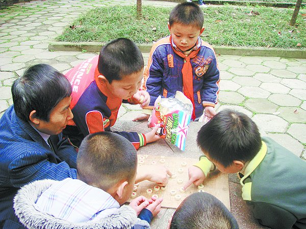 二十四载风雨兼程———访我校校车司机李天发