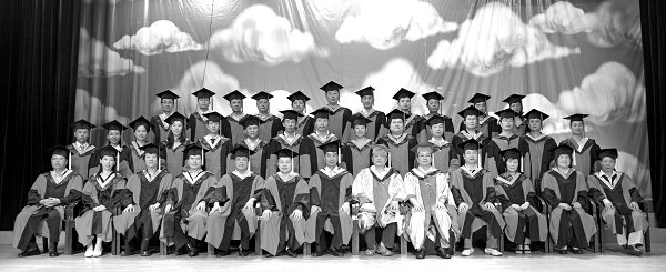 学校举行2011届研究生毕业典礼暨博士、硕士