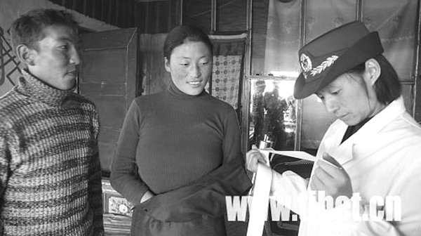 世界屋脊上的女军人