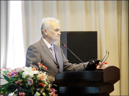 美国彼得C伯瑟尔曼教授