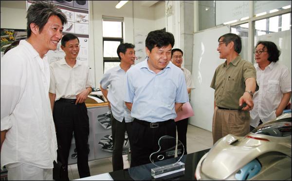 教育部副部长杜占元同志莅临我院考察调研