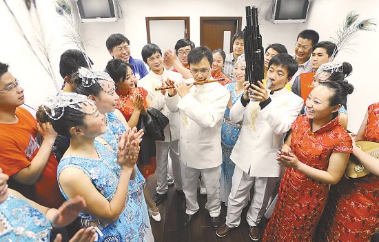 图片新闻：“五四”青年节前夕，来自扬州市宝应