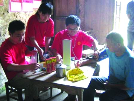 踏遍青山人熟了———记2011年“永远跟党走