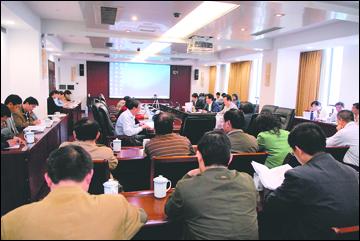 校长工作报告落实会召开