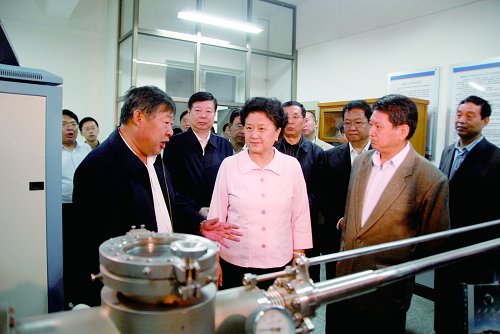 刘延东在我校调研时强调提高教育质量促进科技创