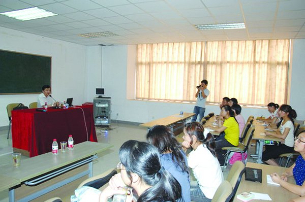 王卓君书记为新生开讲大学入学第一课