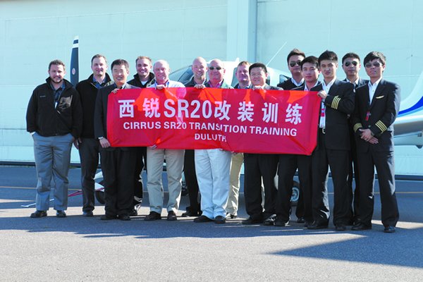 13天首批赴美教员完成西锐改装