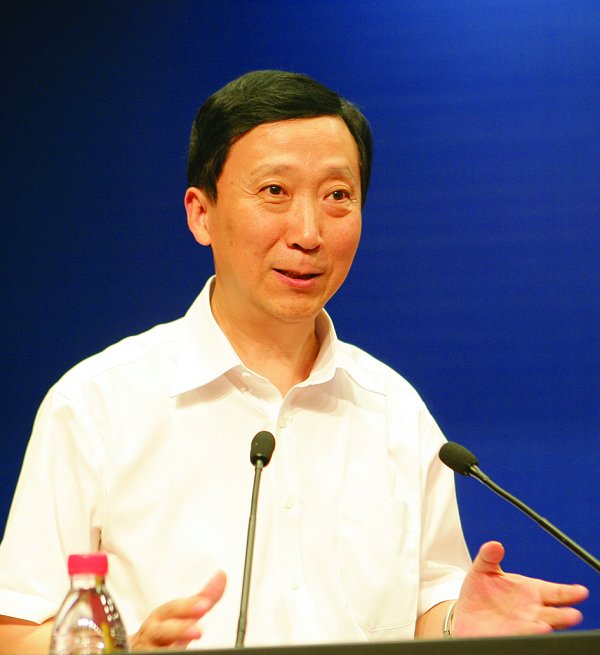 创科学发展之先，争校园和谐之优，加快推进空天