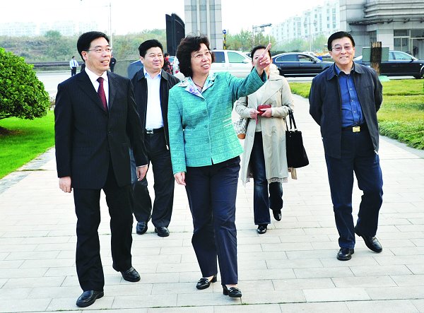 教育部副部长陈小娅视察我校