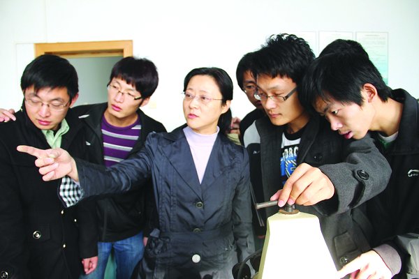 用爱从教用心育人