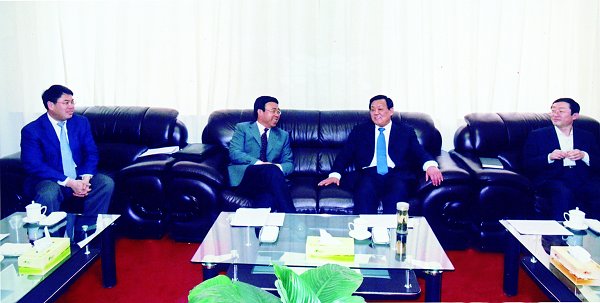 黄胜副省长一行来我校调研