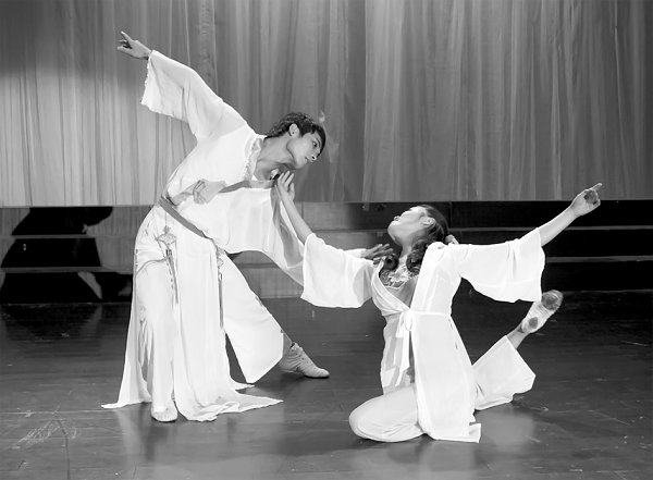 蝶飞千里墨香莱昂