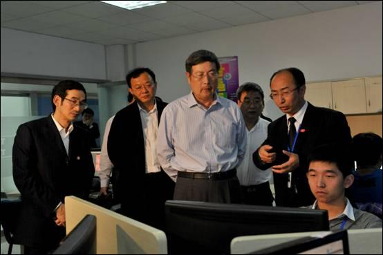 全国政协副主席黄孟复莅临江西泰豪动漫学院考察