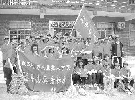 携手凝聚心的力量并肩奏响爱的牧歌