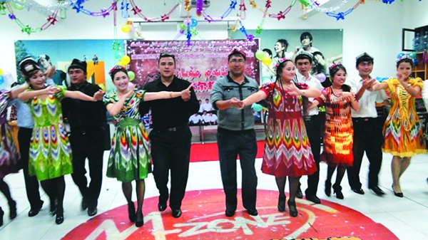 新疆班学员欢度古尔邦节