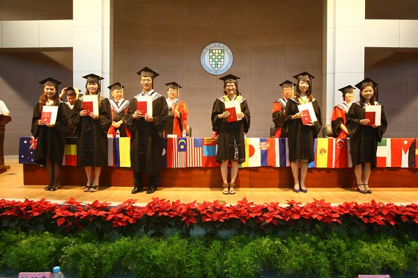 北语2011届夏季毕业典礼隆重举行
