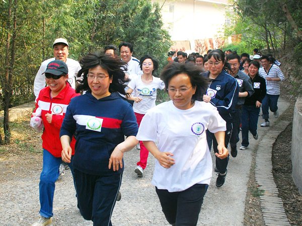 登山健身迎奥运