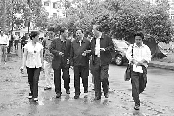 教育部袁贵仁副部长视察我校爱心学校