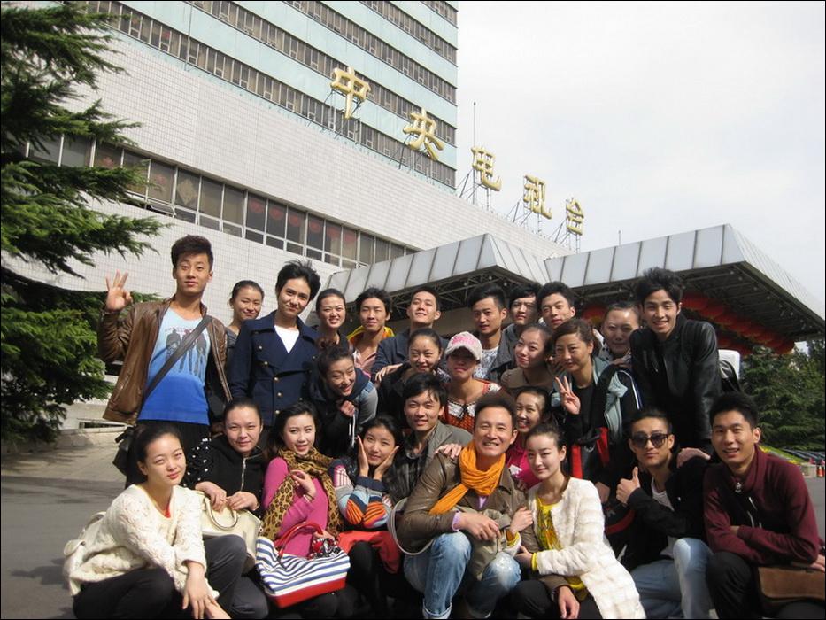 舞动央视大舞台-西华大学校报电子版《西华大学报》
