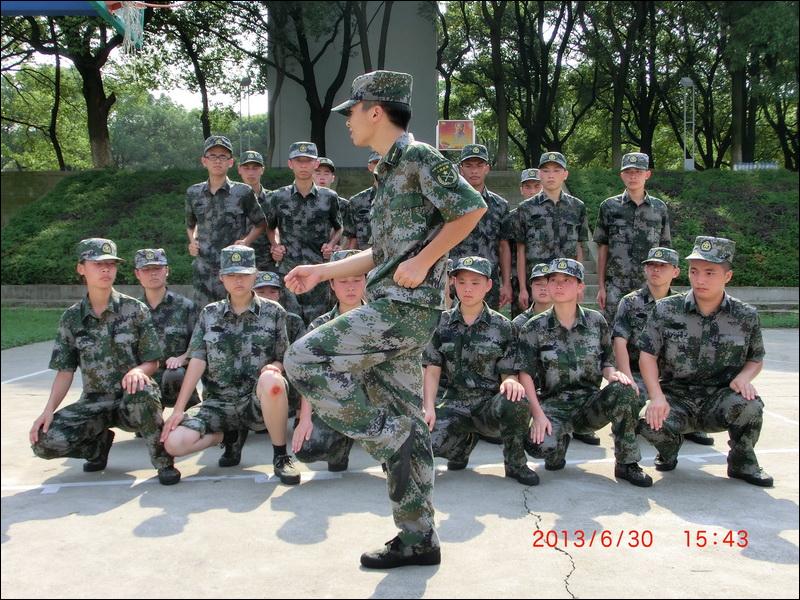 2013级军训教官军营训练掠影
