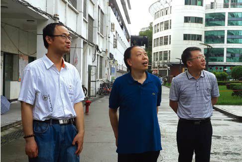李毅教授回母校访问