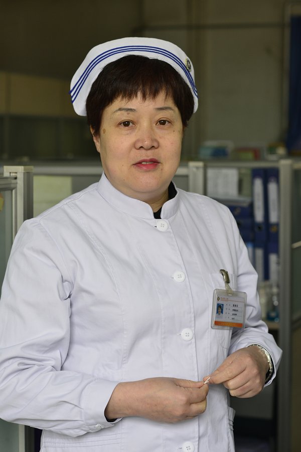 兰大二院2013年度先进个人   编者按:5月11日,"5·12"国际护士节