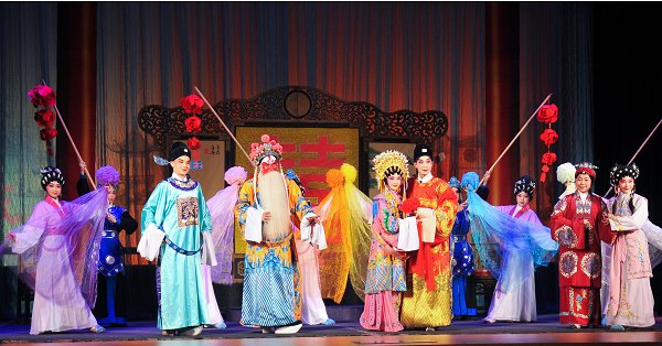 经典粤剧《紫钗记》在我校上演