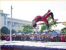 让体育发展成果惠及全校师生